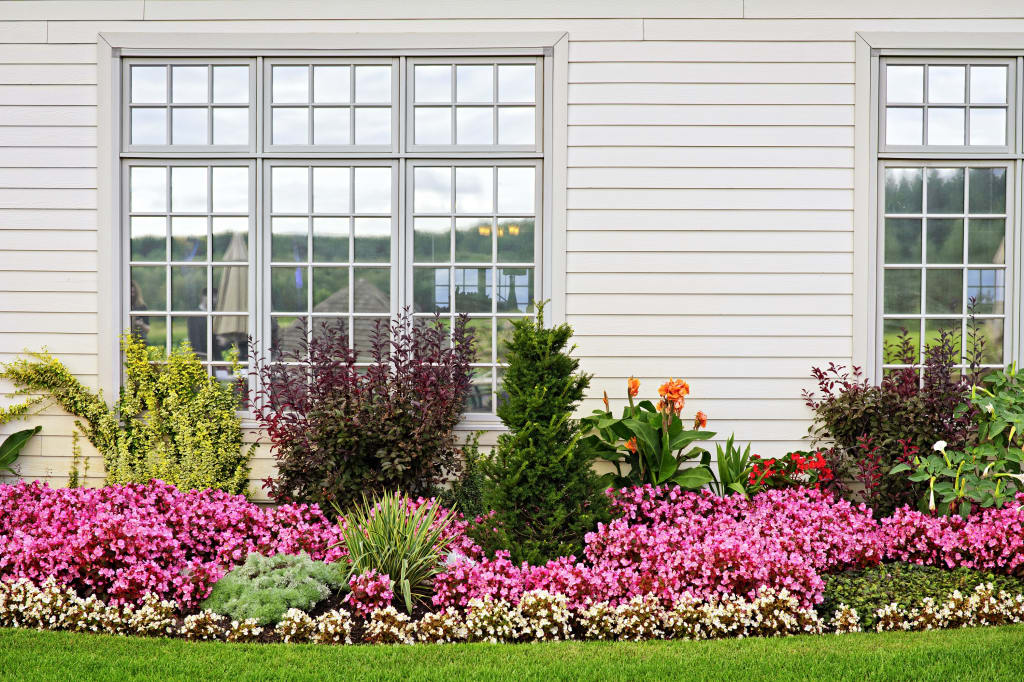 How to Increase Curb Appeal with your Landscaping Post Thumbnail