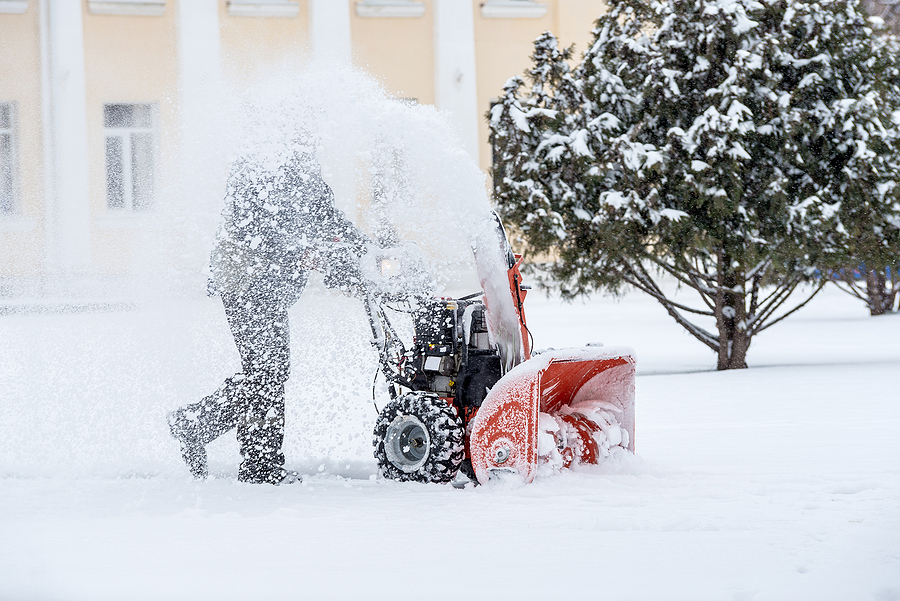 Snow-removal work with a snow blower in Ann Arbor MI