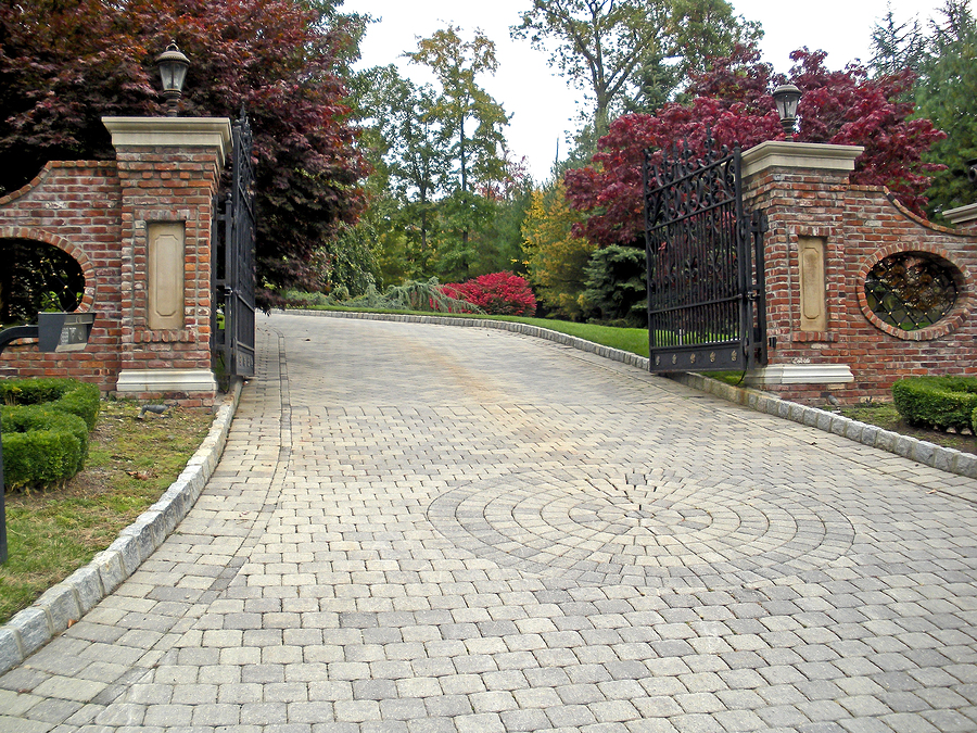 Overhaul Your Current Driveway with Pavers Post Thumbnail