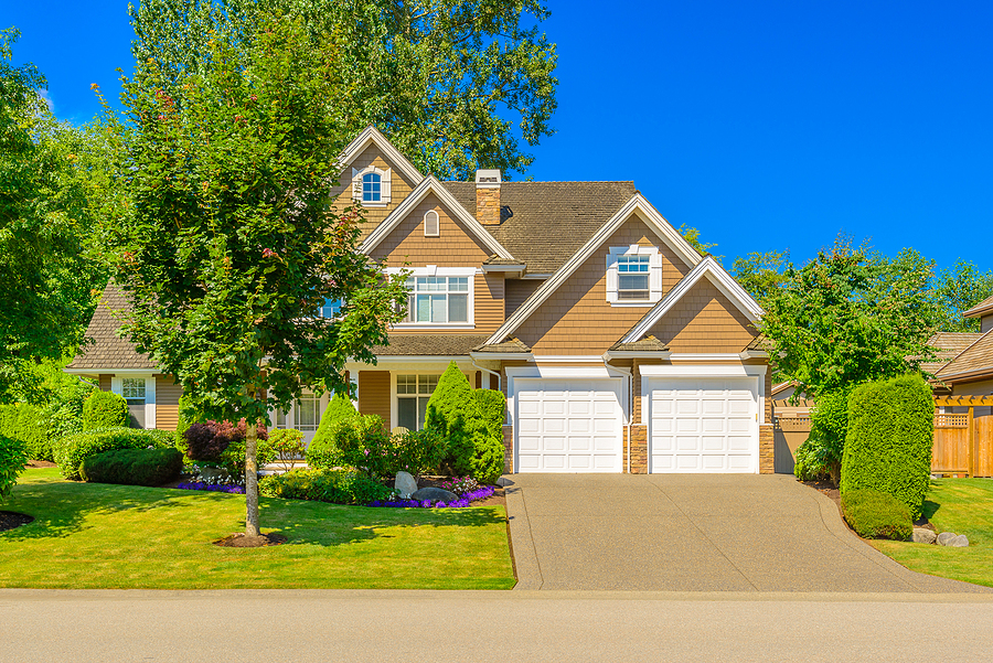 Questions to Ask Before Hiring a Landscape Maintenance Contractor Post Thumbnail